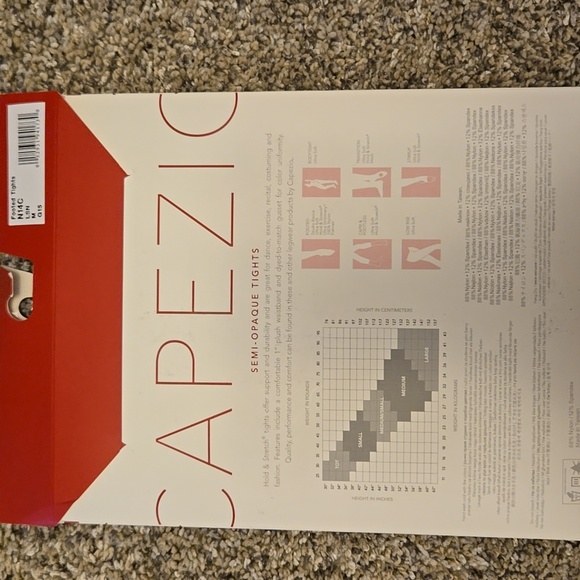 Capezio Hold & Stretch footed tights Child- NWT - Picture 4 of 4